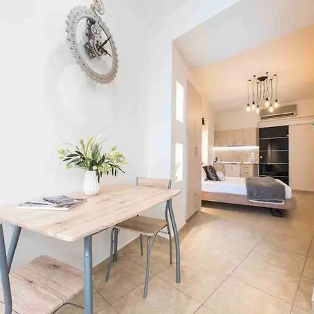 Apartment In The Heart Of Kallithea *